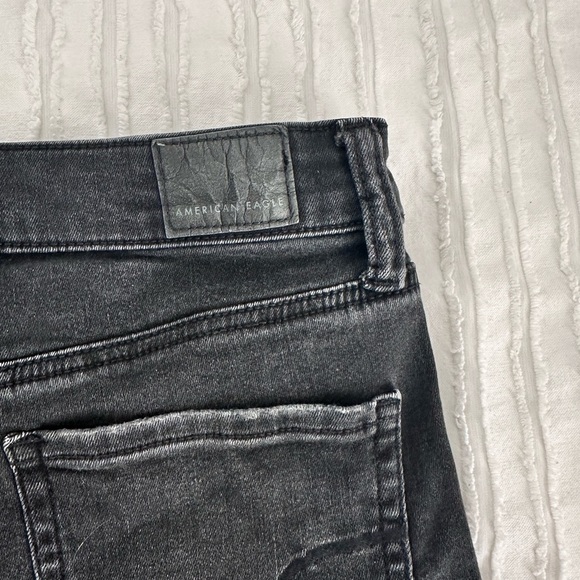 American Eagle Black Distressed Denim Shorts Size 2 - Picture 5 of 5